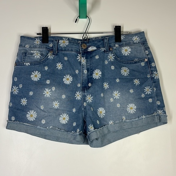 Flying Angel daisy floral denim shorts size 15/32 - Picture 1 of 5